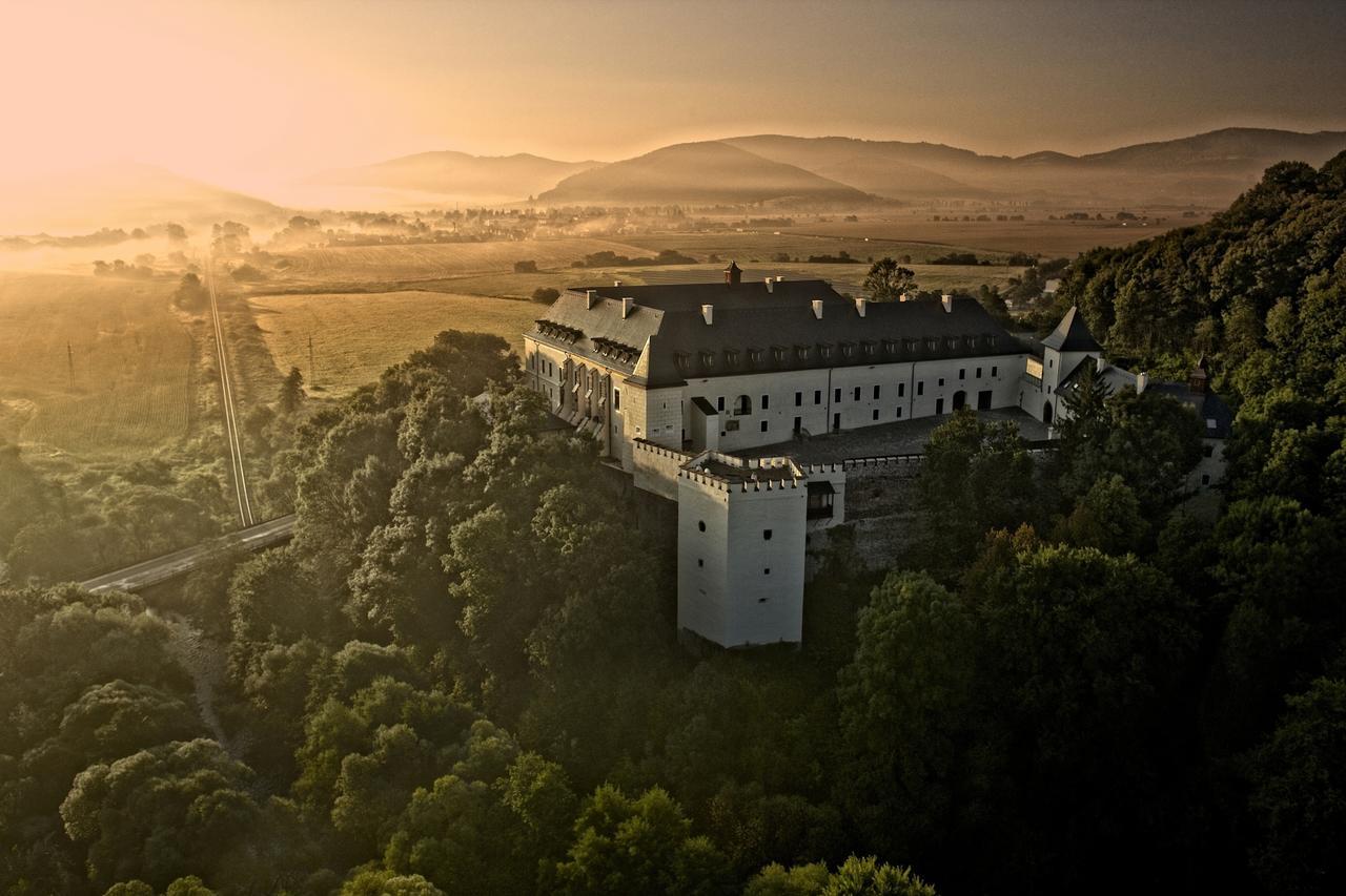 Hotel Grand Viglas Zólyom Kültér fotó