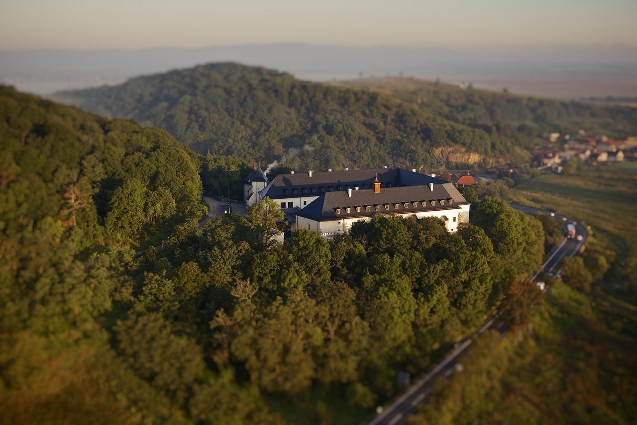 Hotel Grand Viglas Zólyom Kültér fotó